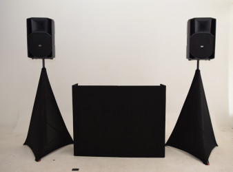 M-2-speakers-black-front-board-only